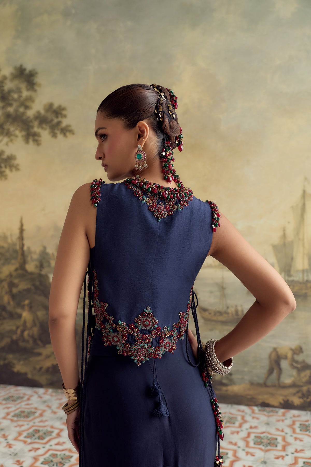 UP Moti Cutwork Gilet Set