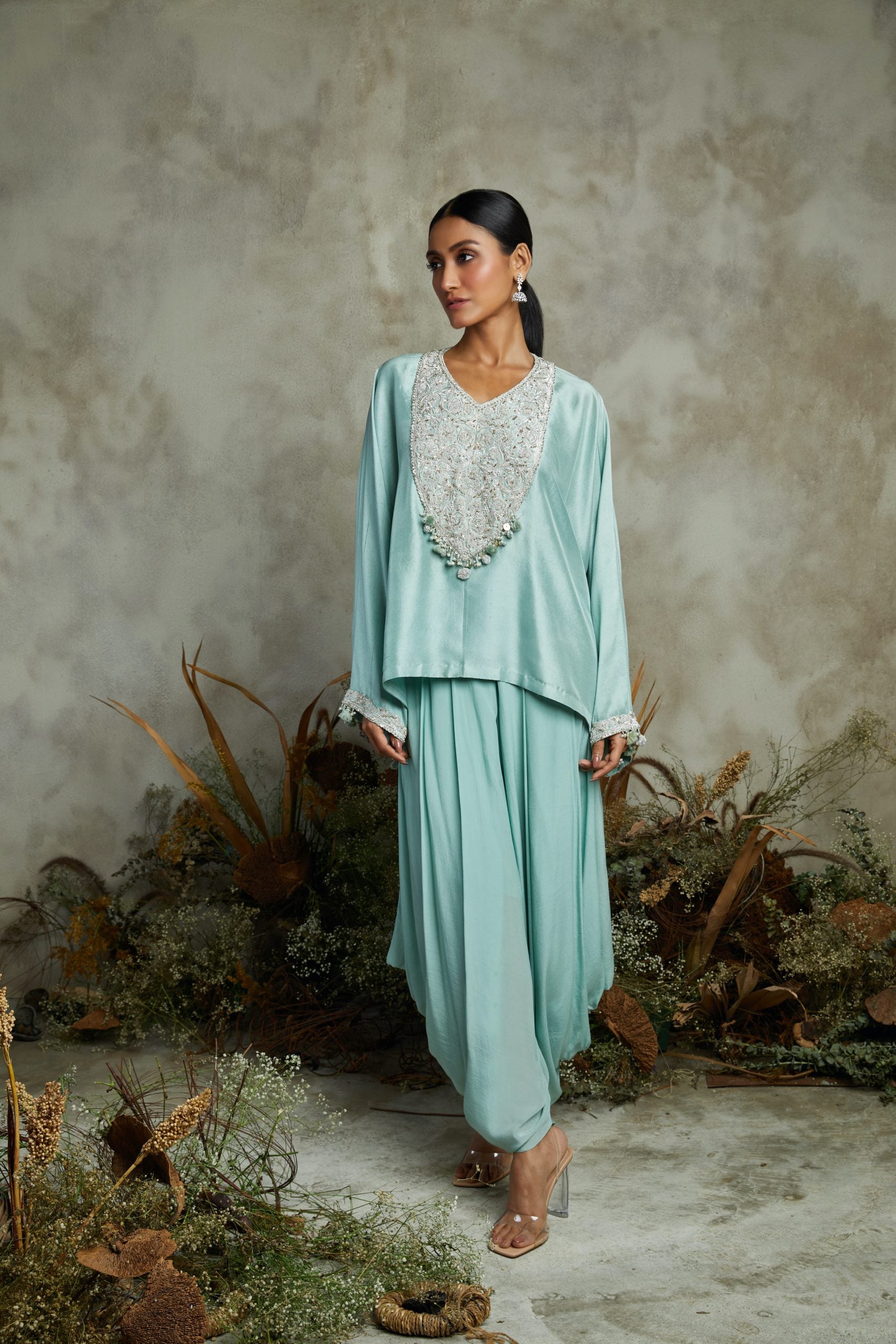 Silk kaftaan with crepe pants