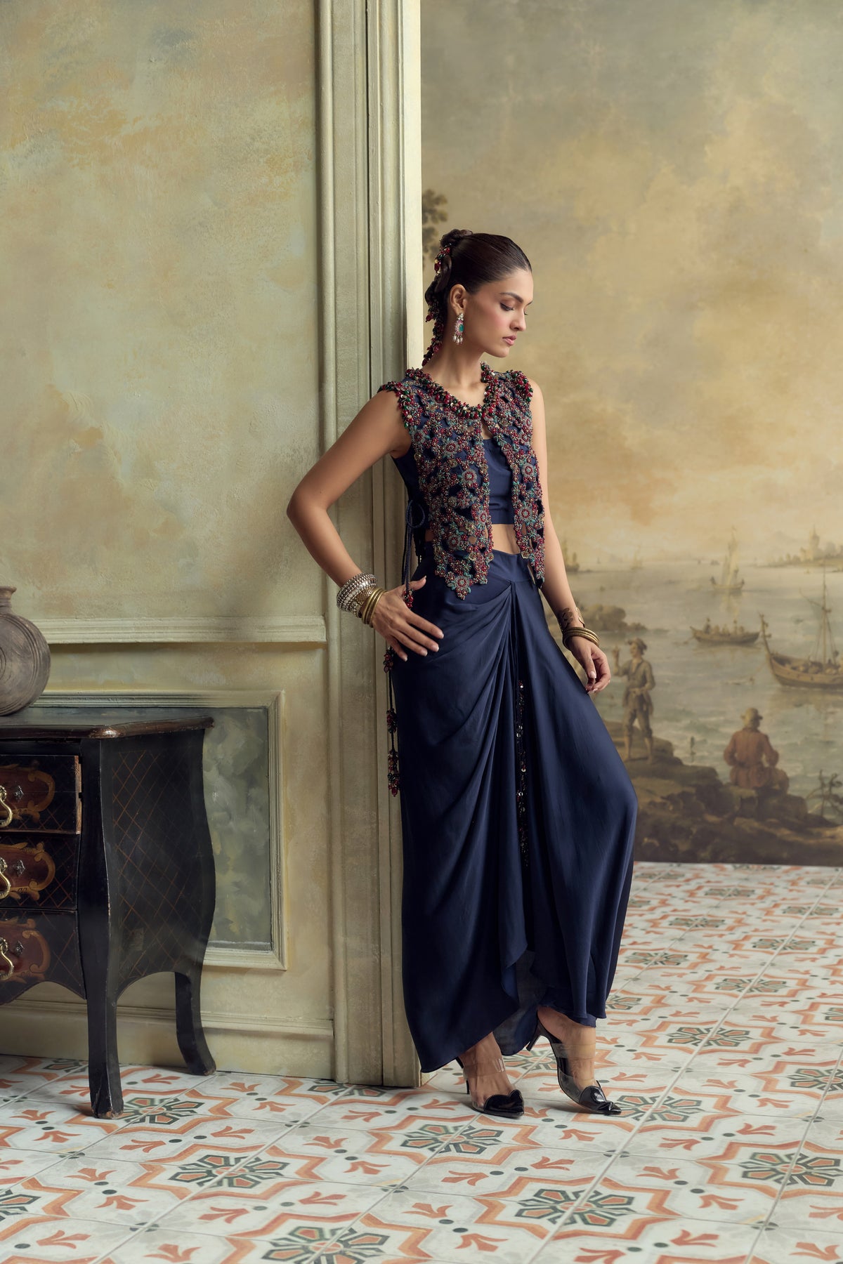 UP Moti Cutwork Gilet Set