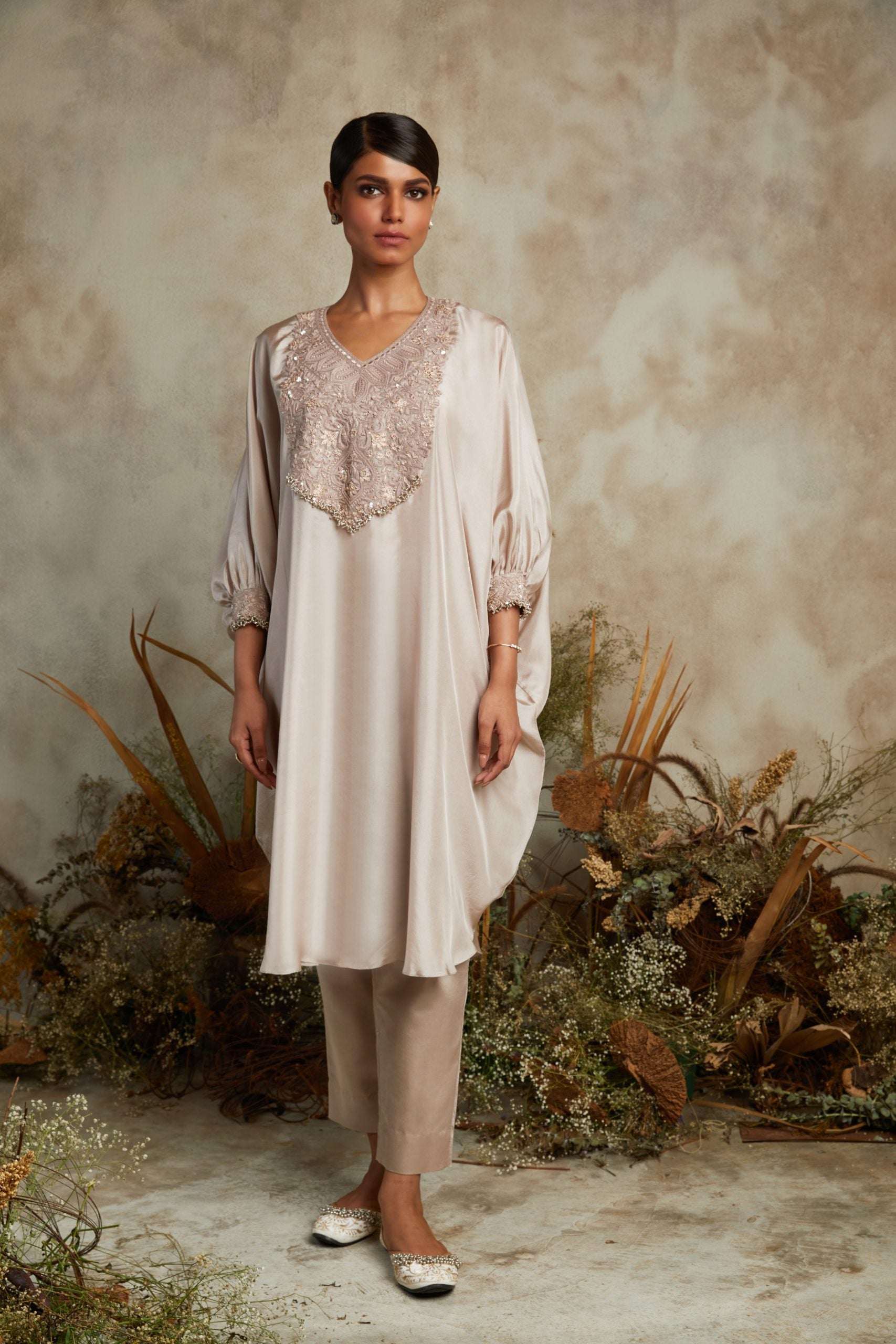 Habutai kaftaan with cotton satin pants